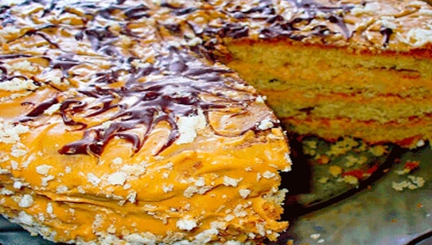 Торт «Коровка» с арахисом и вареной сгущенкой