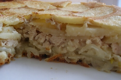 Заливной пирог с картошкой и курицей: пошаговый рецепт