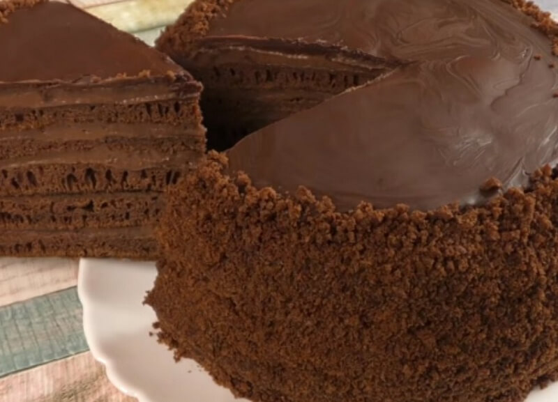 Приготовление шоколаднейшего торта на сковороде