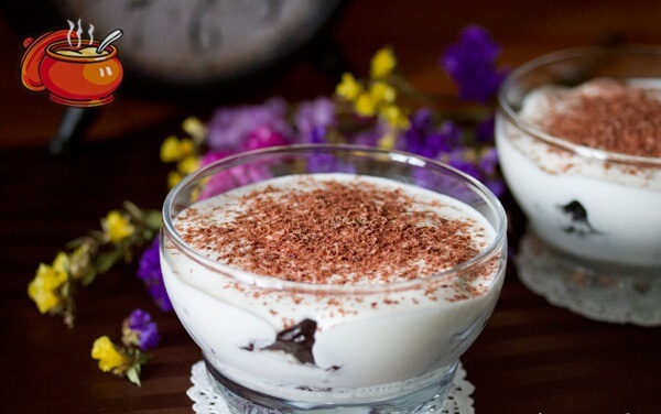 Рецепт десерта «Чернослив с орехами в сметане»