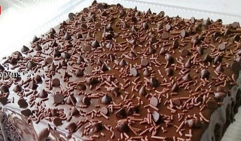 Влажный шоколадный пирог с шоколадно-сливочным кремом