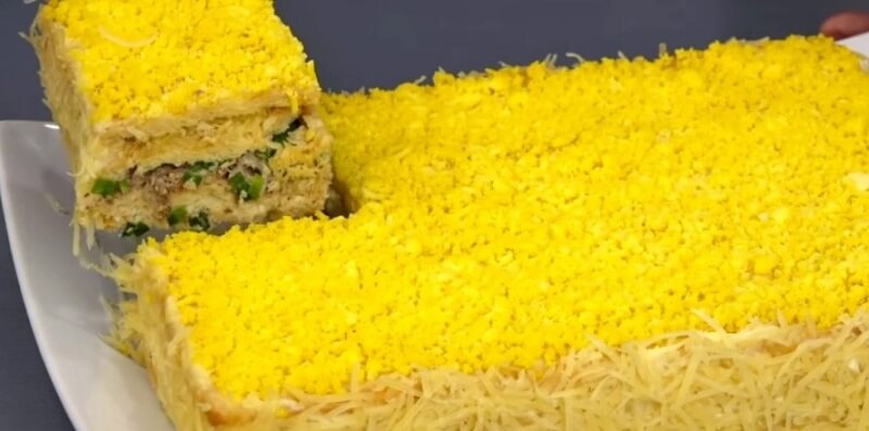 Закусочный рыбный тортик с крекером